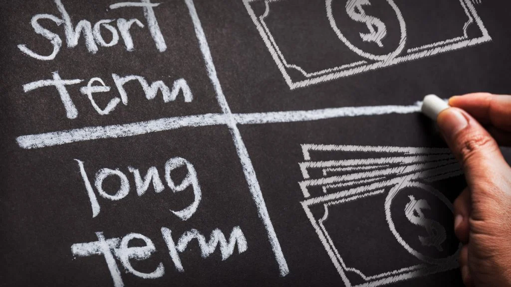 Investing Long term vs Short term: Pros and Cons